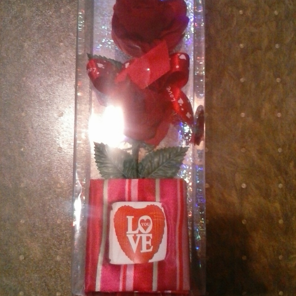 Red Rose Picture Frame - Picture 1 of 1